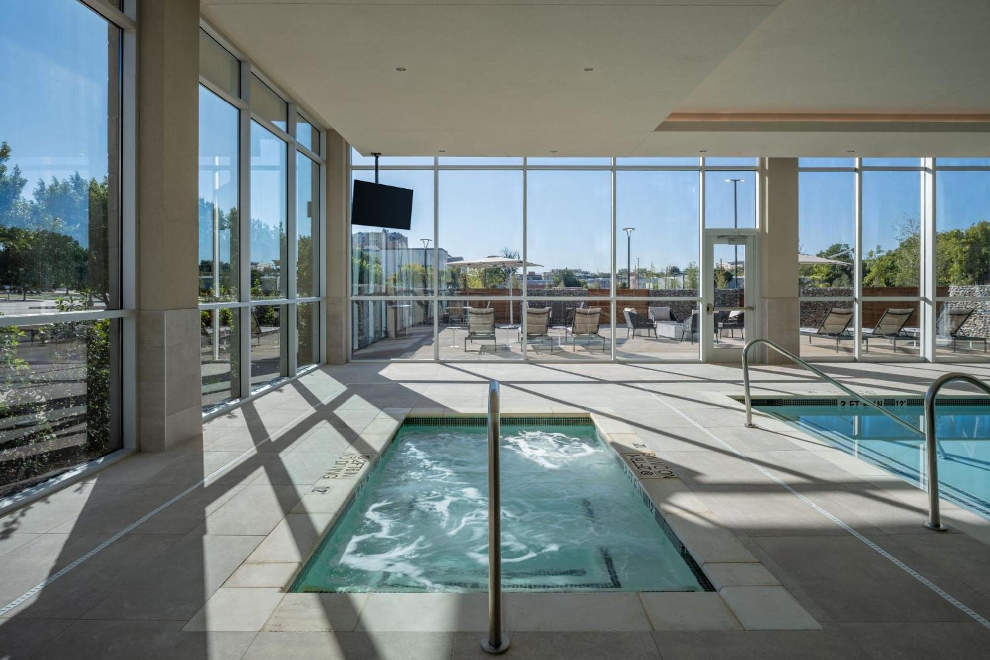 Delta Hotels By Marriott Wichita Falls Convention Center Eksteriør billede